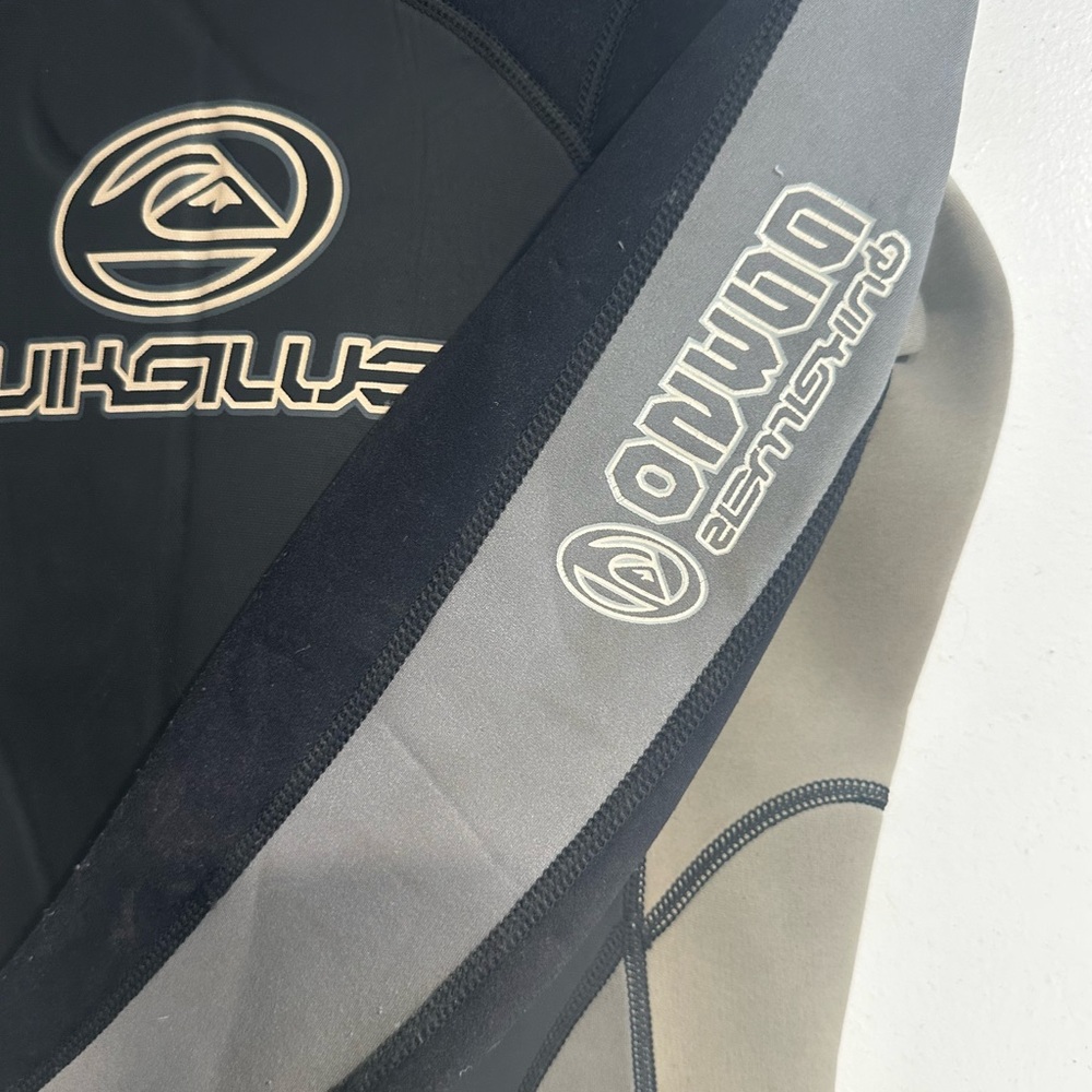 Quicksilver wetsuit - Picture 4 of 9
